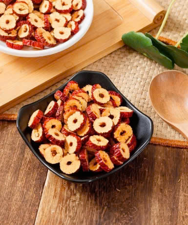 Táo đỏ cắt lát